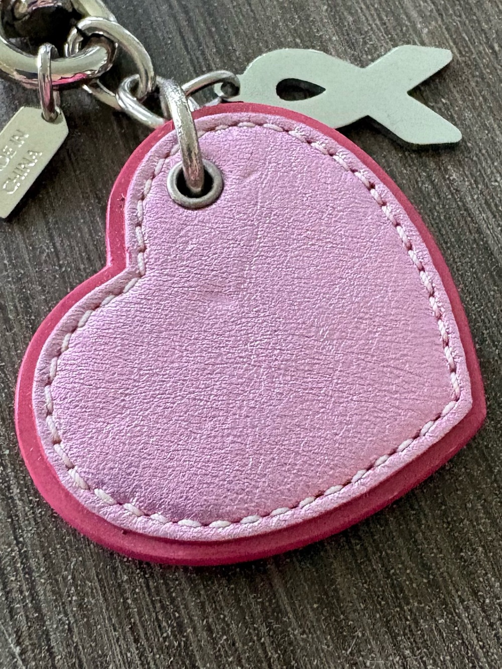 𝗢𝗖𝗧 𝗗𝗥𝗢𝗣 Coach Heart Leather Bag Charm - Breast Cancer Awareness - Picture 7 of 9